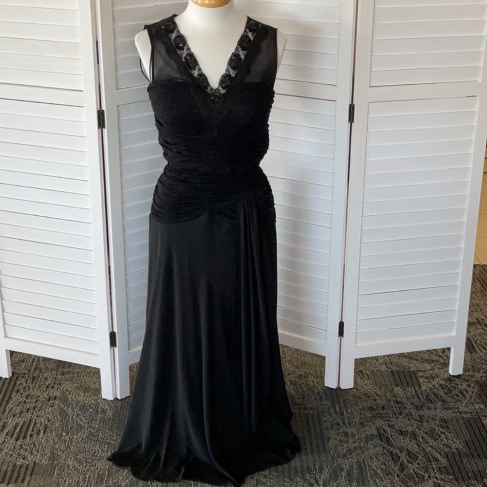 Black Backless Wrap Maxi Gown with V-neck for Cocktail
